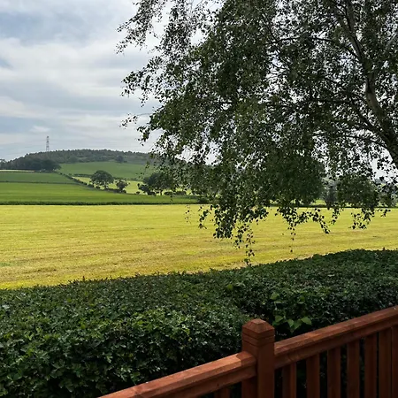 12 Field Views - 2 Bedrooms 2 Bathrooms - 1 Shower - 1 Bath No Sign Written Vans * High Hesket