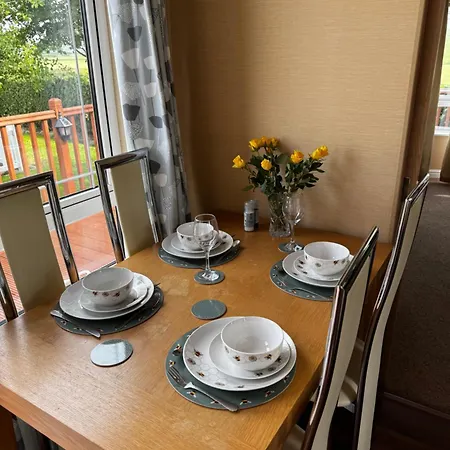 12 Field Views - 2 Bedrooms 2 Bathrooms - 1 Shower - 1 Bath No Sign Written Vans